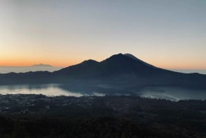 バリ島バトゥール山への朝食付きツアーとホテル送迎