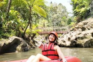 Bali Tubing Adventure: Bali: Virkistävä kellua läpi vehreiden viidakoiden.