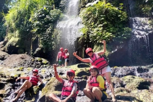 Aventura en tubing en Bali: refrescante flotación por exuberantes selvas