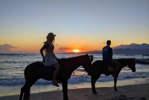 Strandridning på hästryggen på Gili-öarna