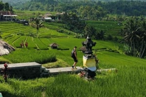 Zachód słońca w Bedugul i Tanah lot