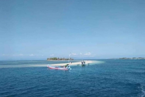 Päiväretki Kaakkois,Lombok Pink Beach (vaaleanpunainen ranta)