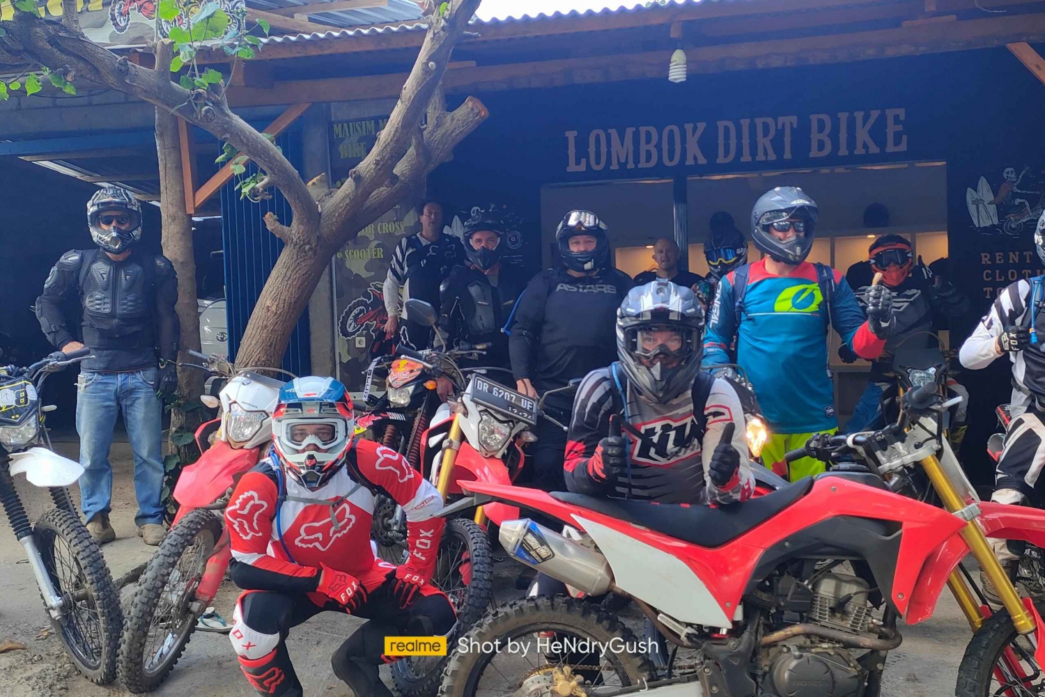 TOURS GUIADOS DE DIRTBIKE COM EQUIPAMENTO E GUIA EM LOMBOK