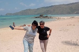 Profitez de la vue magnifique sur la plage de Kuta et la plage de Mawun.