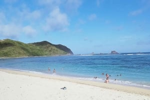 Disfruta de la magnífica vista de la playa de Kuta y la playa de Mawun