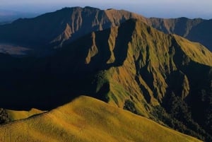 Exklusive Wanderung zum Nanggi Hill: Zelten unter den Sternen