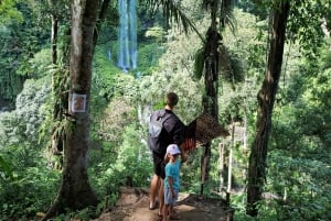 Visite des chutes d'eau Sindang Gila et Tiu kelep