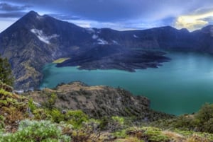 Explorer les merveilles de Rinjani : 2 jours au bord du cratère de Senaru