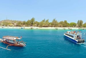 ペニダとギリ トラワンガン間の高速ボート送迎