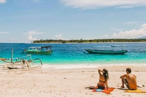 From Lombok: Private Gili Islands Trip w. Glass-Bottom Boat