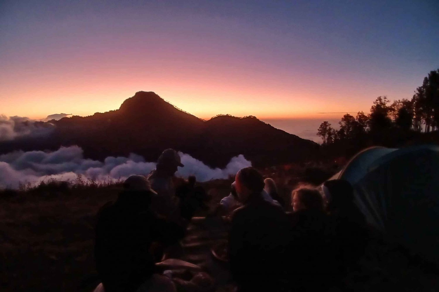 Au départ de Sembalun : 2 jours de randonnée au sommet du Mont Rinjani avec camping