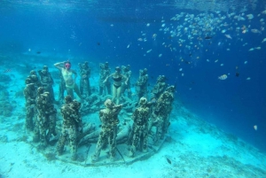 Gili Air: mergulho com snorkel, natação com tartaruga e estátua