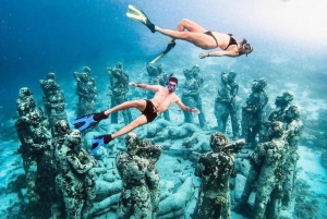 Gili Air : Snorkeling Nadando con Tortuga y Estatua