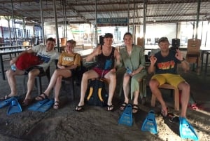 Gili Air/Trawangan: Glass-Bottom Boat Tour with Snorkeling