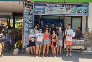 Gili Air/Trawangan: Glass-Bottom Boat Tour with Snorkeling