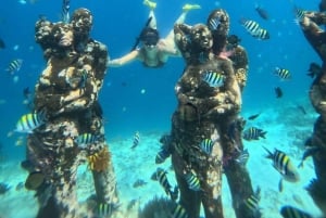 Gili Air/Trawangan: Glass-Bottom Boat Tour with Snorkeling