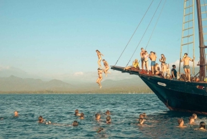 Gili Boat Party with DJ, Drinks and Swim Stop