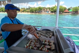 Gili Islands : Croisière au coucher du soleil pour un barbecue sur 3 îles avec plongée en apnée