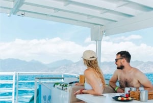 Isole Gili: Crociera al tramonto con barbecue su 3 isole e snorkeling