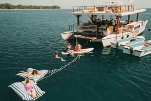 Gili Islands: 4-in-1 Catamaran Snorkeling Experience