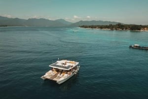 Gili Islands: 4-in-1 Catamaran Snorkeling Experience