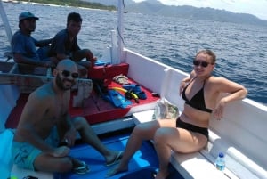 Gili Air/Trawangan: Gilian Giliang: Glass-Bottom Boat Tour with Snorkeling