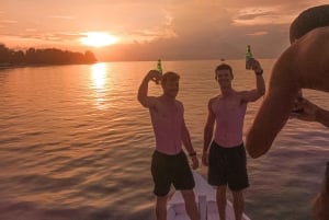 Gili Trawangan: Gili Islands Sunset Boat Tour and Snorkeling