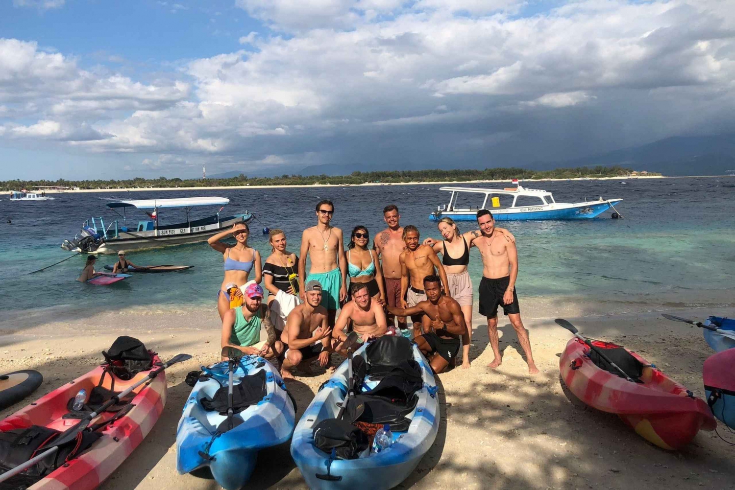 Gili trawangan Stand up paddle boarding and kayaking