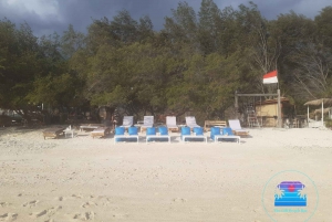 Gili Trawangan : Le bar de la plage - Lit de soleil avec cocktail et détente