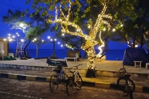 Gili Trawangan : Le bar de la plage - Lit de soleil avec cocktail et détente