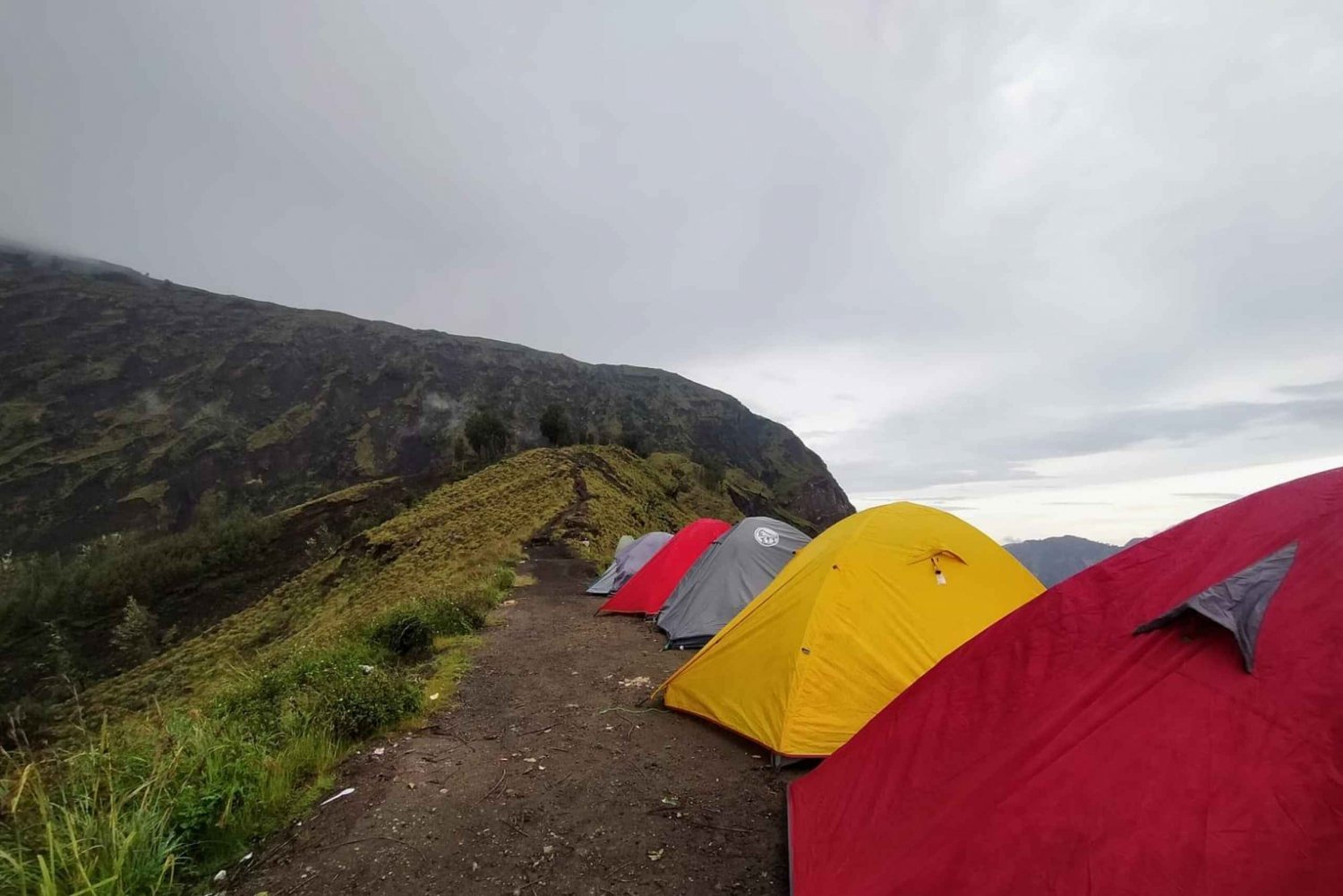 Lombok: 3-Day Mount Rinjani Trekking Tour kuljetuksineen