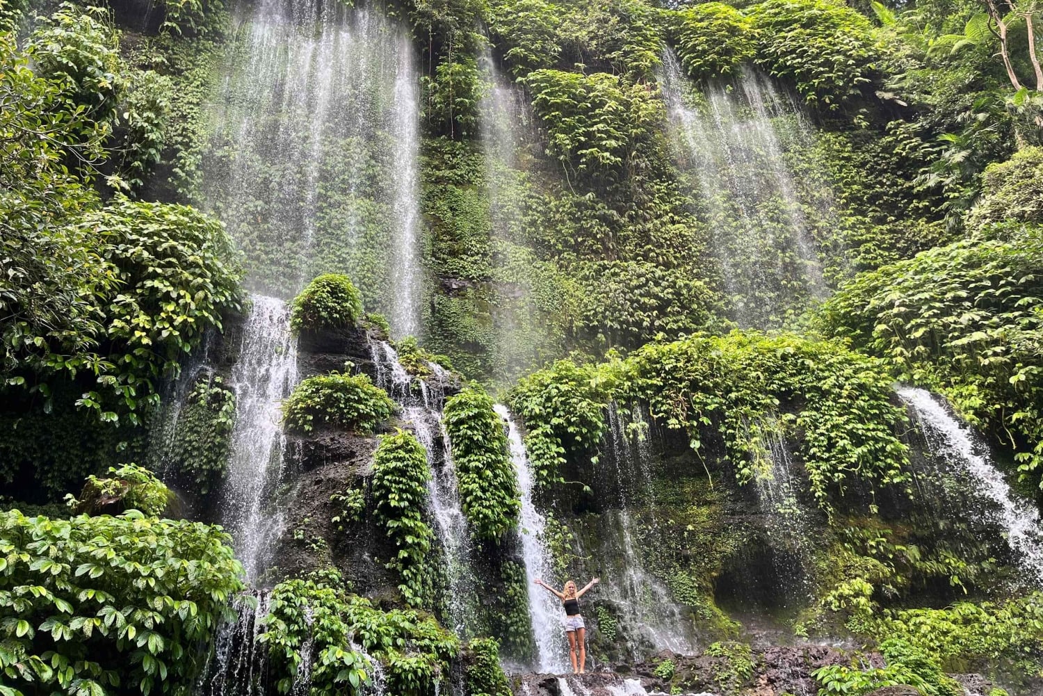 Lombok: Benang Stokel and Kelambu Falls Tour & Beach Sunset