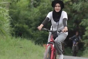 Tour in bicicletta del villaggio di Lombok Bonjeruk + tour della città