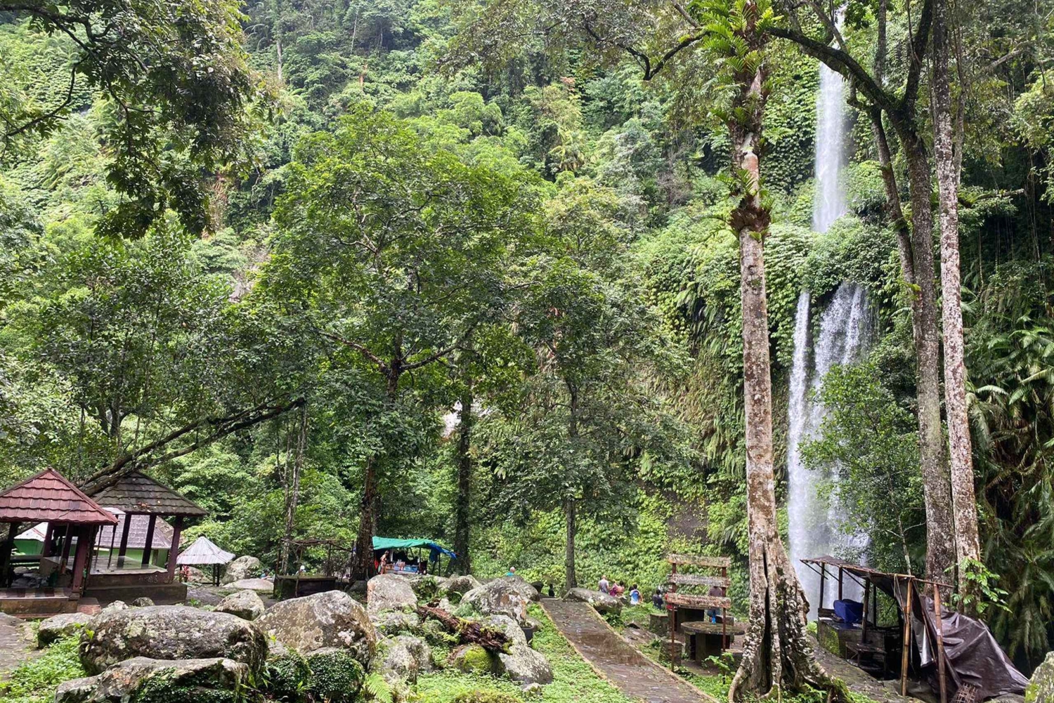 Lombok: Wypożycz prywatny samochód z kierowcą-przewodnikiem
