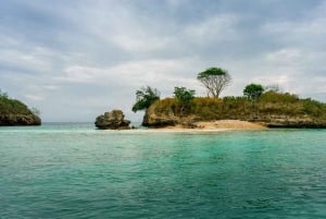 Lombok : Kokopäivän purjehdusretki 3 vaaleanpunaiselle rannalle ja 3 Giliin