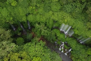 Lombok: Wasserfälle im Inland (inkl. Mittagessen)