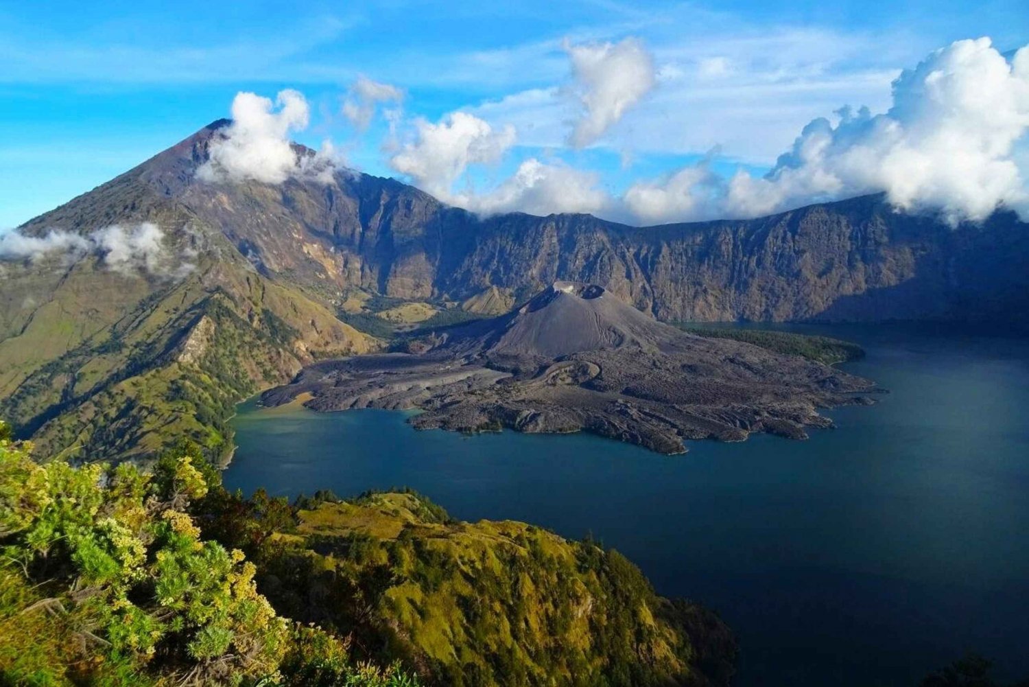 Lombok: Mount Rinaji topwandeling met gids & accommodatie