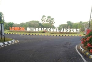 Lombok: Upphämtning från hamn/flygplats + vattenfallstur + avlämning vid hotell