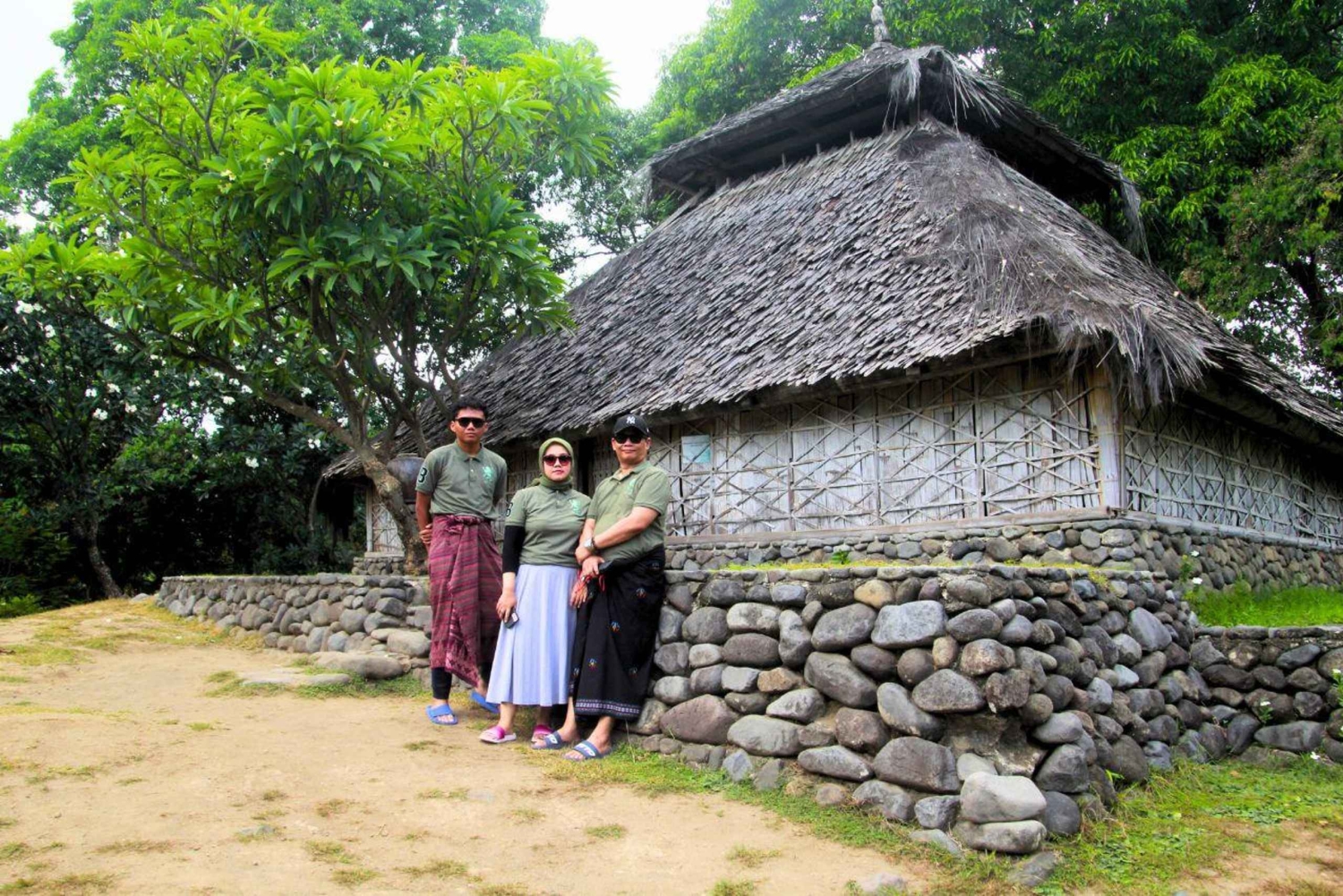 Lombok : Expérience des Cascades de Senaru et du Patrimoine de Bayan