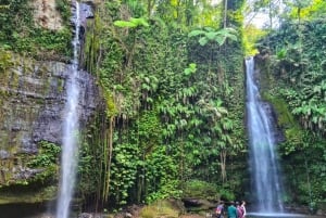 Avventura di gruppo a Lombok: trekking nella giungla e cascate
