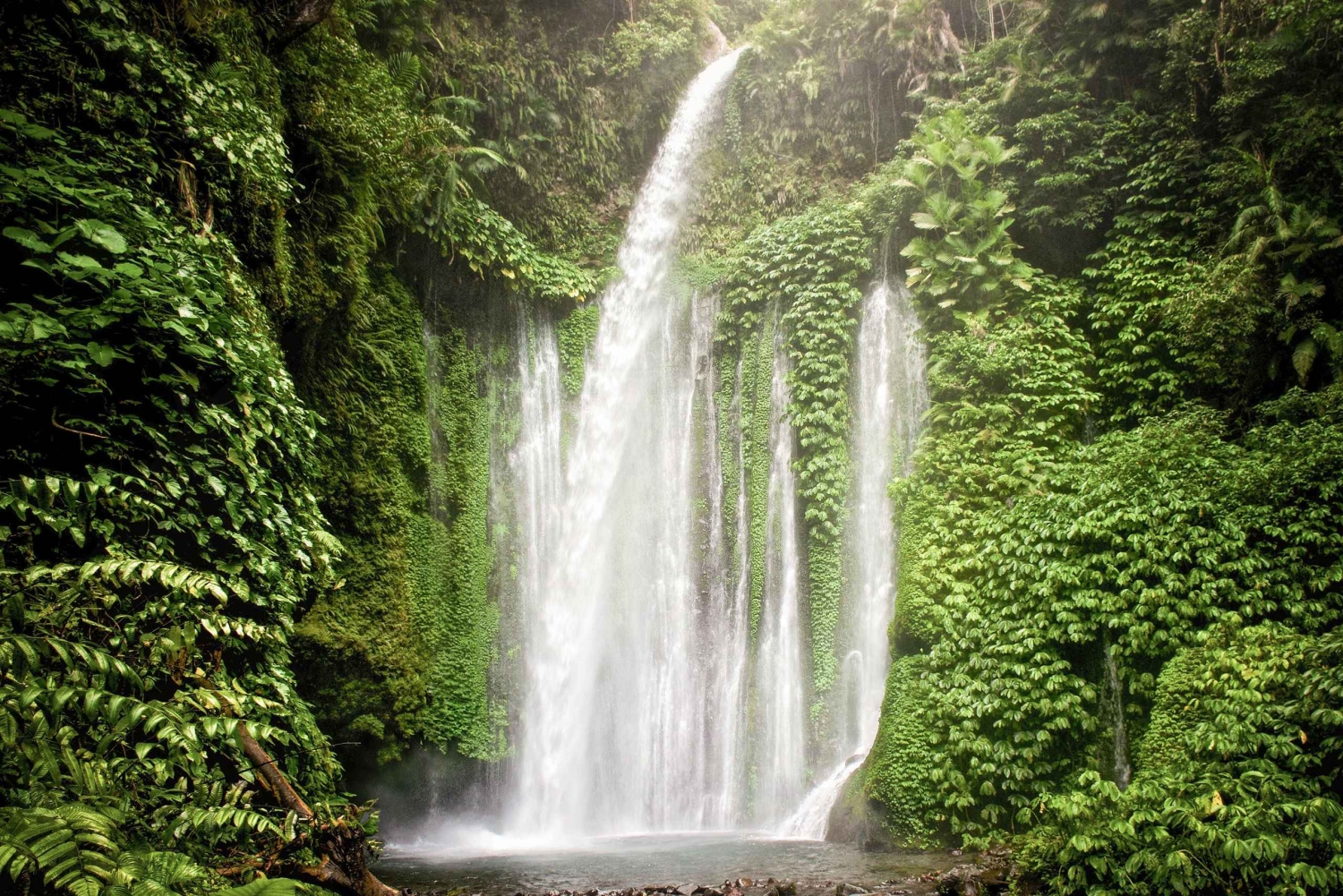 Lombok Spectacular: Waterfalls, Selong Hill & Pusuk Sembalun