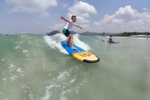 Surfekurs for nybegynnere i Lombok på Selong Blanak-stranden