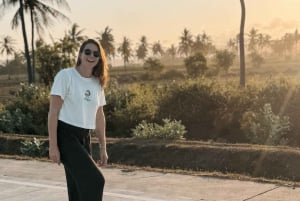 Lombok: Lección de surf en monopatín con vistas a la puesta de sol