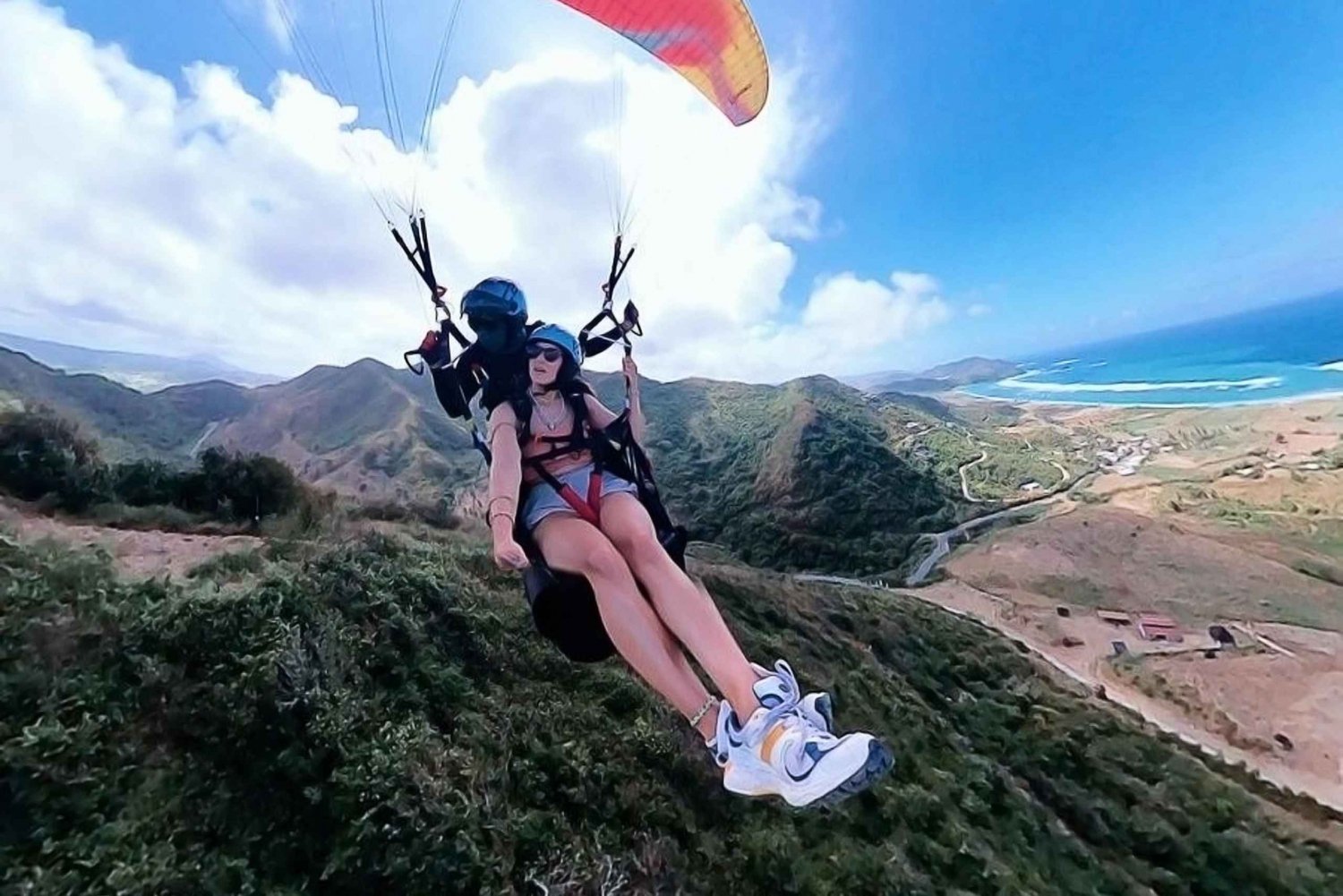 Lombok: Tandem Paragliding Experience