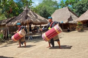 Lombok: Traditional Pottery, Sukarara Weaving & Tanjung Aan