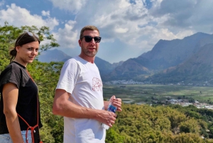 Lombok : Cascades, village de Sasak, rizière et colline de Selong