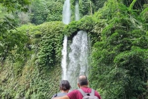 Lombok: Fosser, Sasak-landsbyen, rismark og Selong Hill