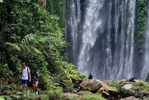 Lombok: Fosser, Sasak-landsbyen, rismark og Selong Hill