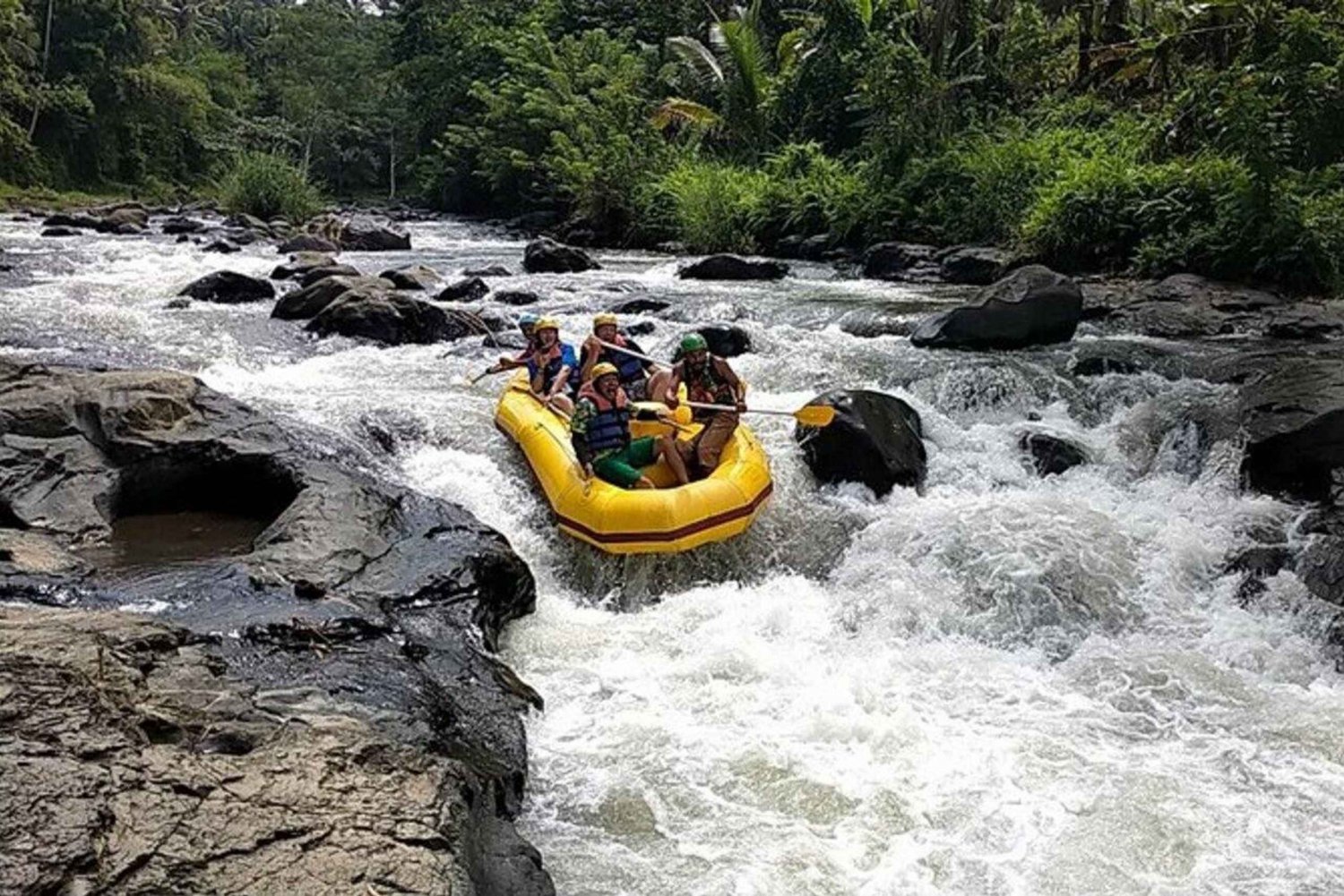 Lombok : Rafting et visite de la cascade de Benang Kelambu