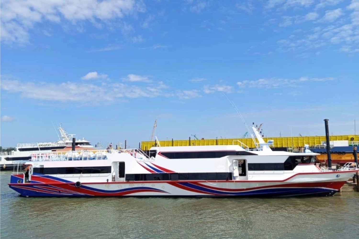 Luxury Fast Boat from Padang Bai to Gili Meno